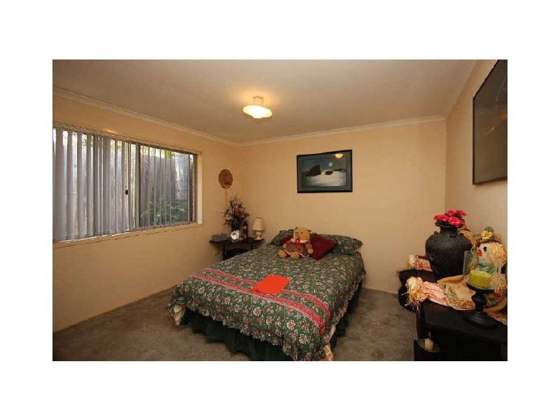 16 Federation Drive, Hillcrest QLD 4118