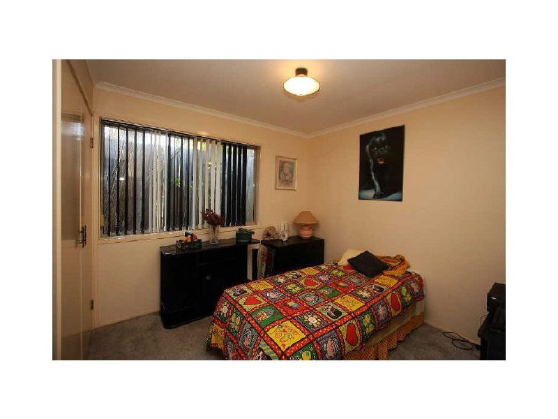 16 Federation Drive, Hillcrest QLD 4118