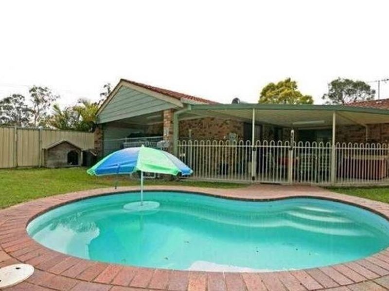 40 Bennett Drive, Regents Park QLD 4118