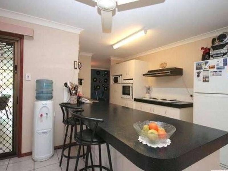 40 Bennett Drive, Regents Park QLD 4118