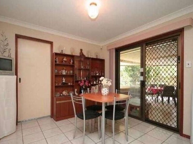 40 Bennett Drive, Regents Park QLD 4118