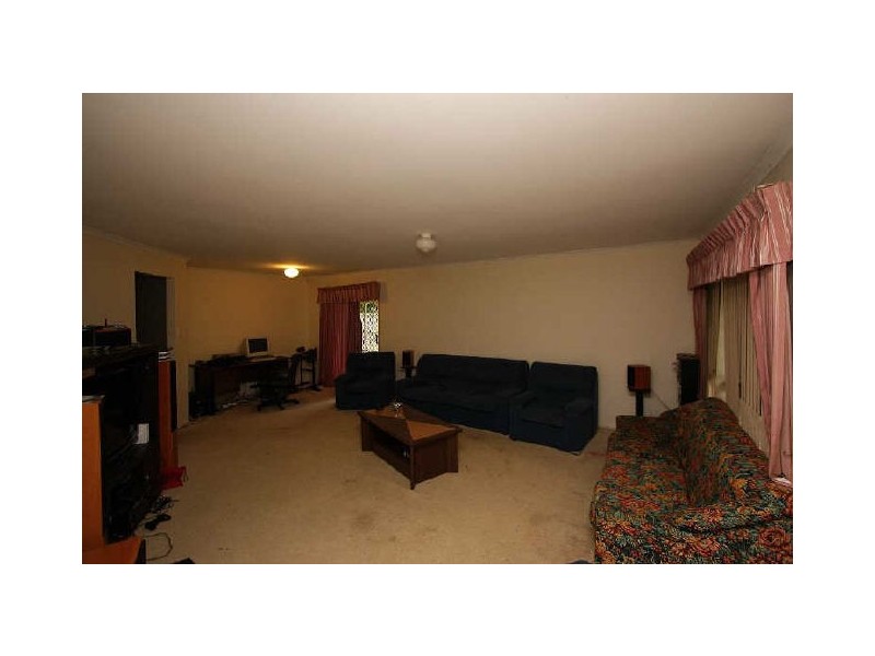 20 Federation Drive, Hillcrest QLD 4118