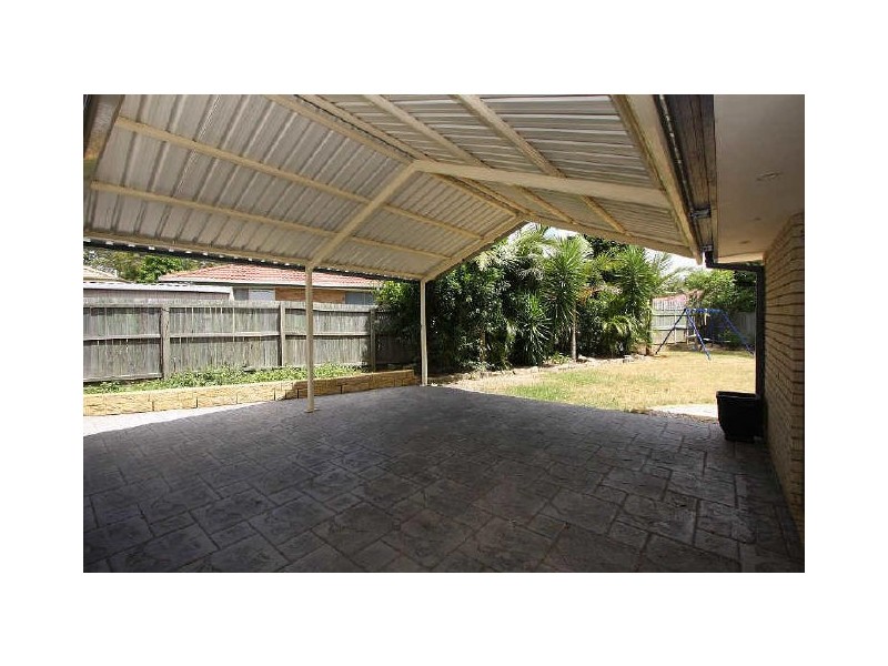 5 Gilbert Court, Hillcrest QLD 4118