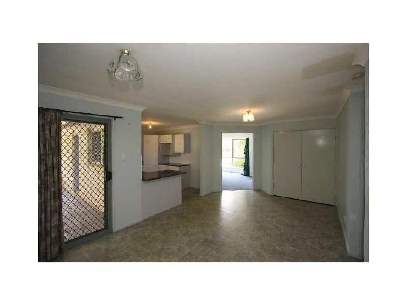 5 Gilbert Court, Hillcrest QLD 4118