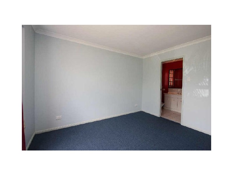 5 Gilbert Court, Hillcrest QLD 4118