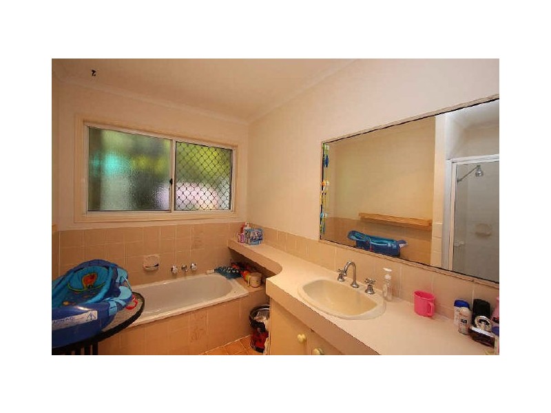 10 Coachwood Street, Crestmead QLD 4132