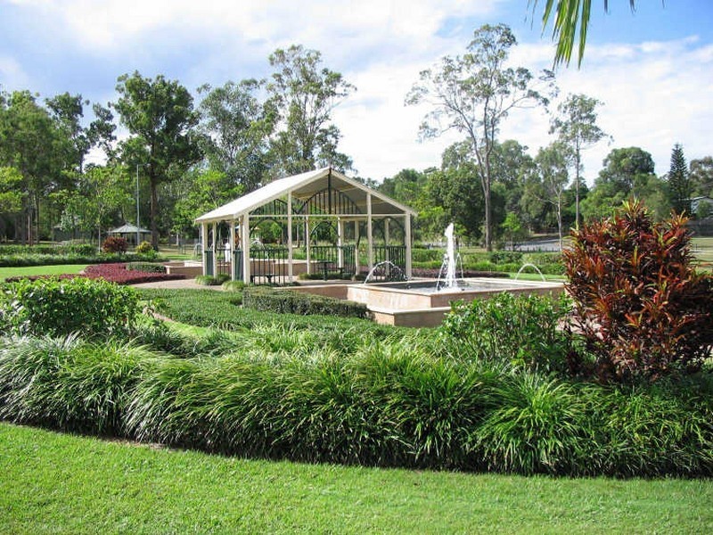 2 Primula Drive, Regents Park QLD 4118