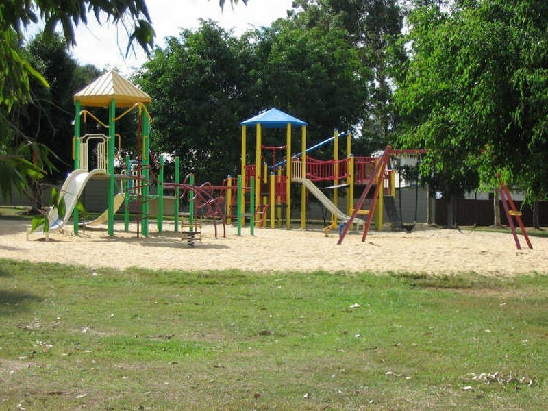 2 Primula Drive, Regents Park QLD 4118