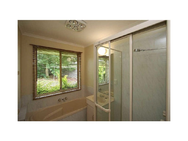 9 Talty Rise, Regents Park QLD 4118