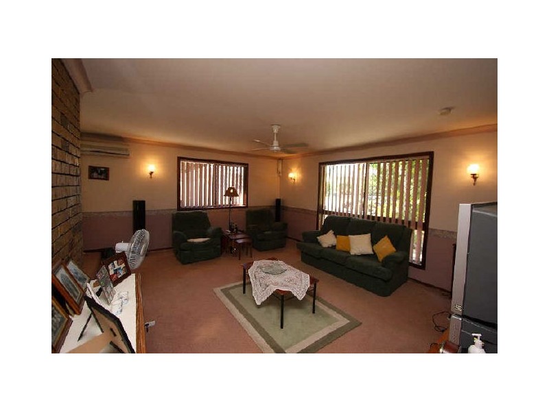 5 Newburn Street, Hillcrest QLD 4118