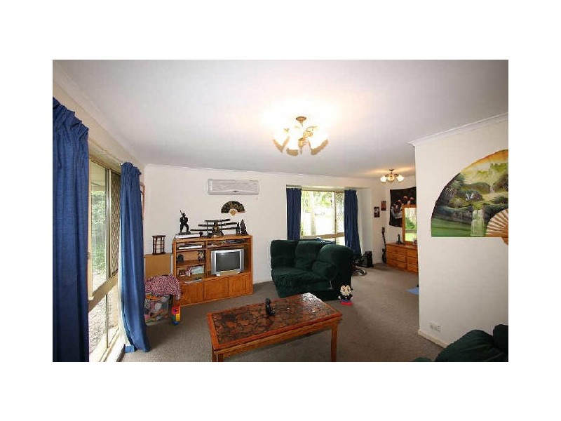 3 Parkroyal Crescent, Regents Park QLD 4118