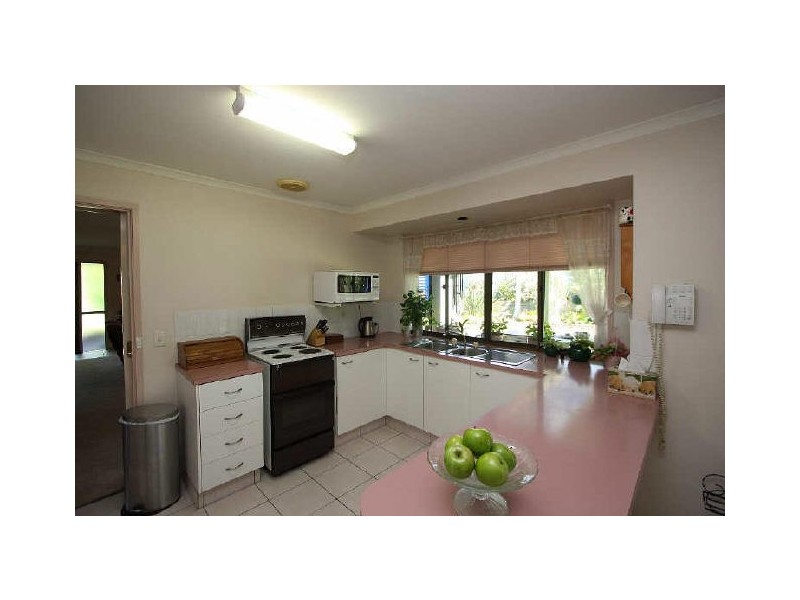 5 Cydonia Court, Regents Park QLD 4118