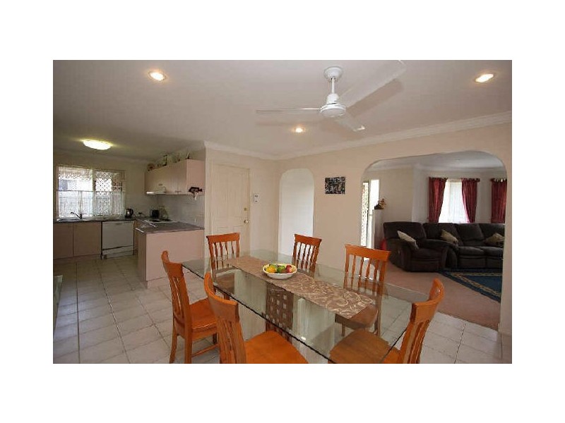 98 Regency Drive, Regents Park QLD 4118