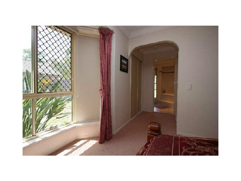 98 Regency Drive, Regents Park QLD 4118