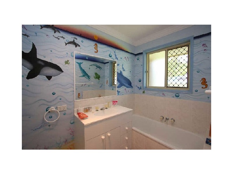 98 Regency Drive, Regents Park QLD 4118