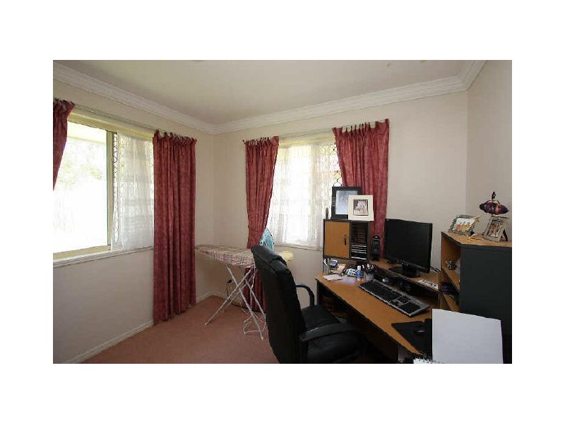 98 Regency Drive, Regents Park QLD 4118