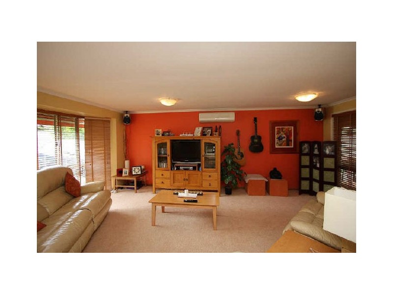 60 Parkroyal Crescent, Regents Park QLD 4118