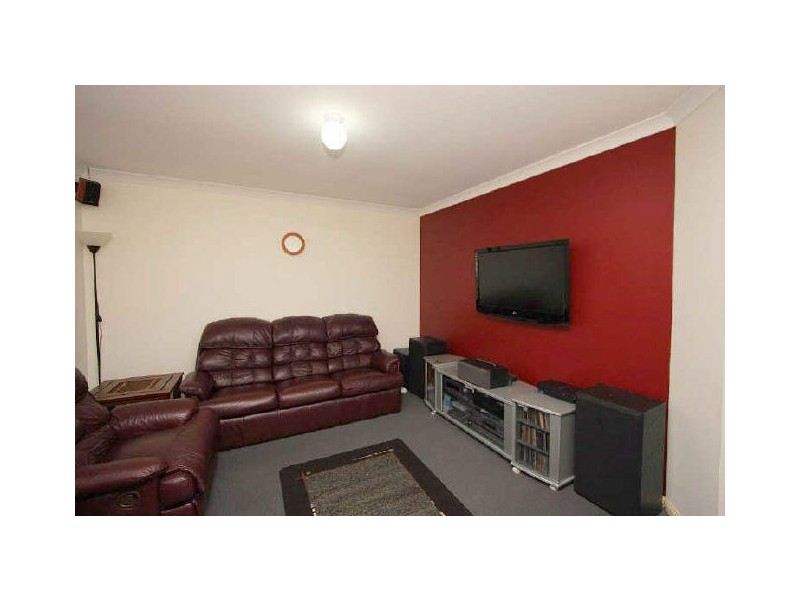 18 Sonorous Close, Regents Park QLD 4118