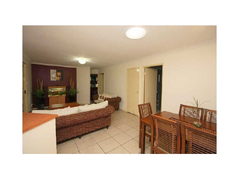 18 Sonorous Close, Regents Park QLD 4118