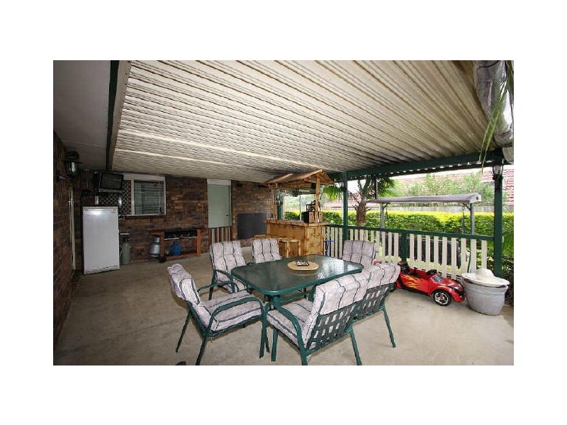 18 Sonorous Close, Regents Park QLD 4118