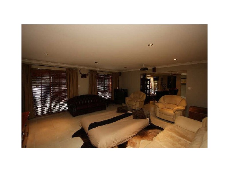 5 Cardwell Close, Munruben QLD 4125