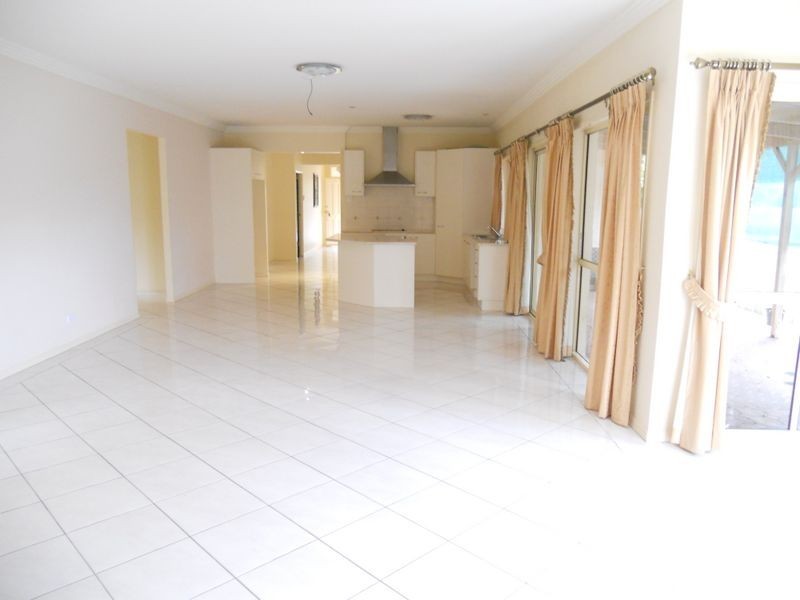 18 Ebony Place, Stretton QLD 4116