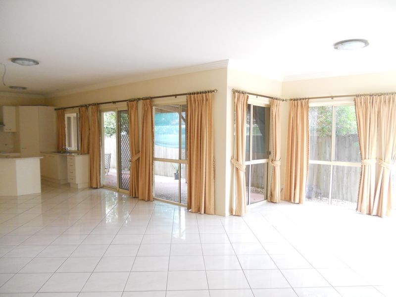 18 Ebony Place, Stretton QLD 4116