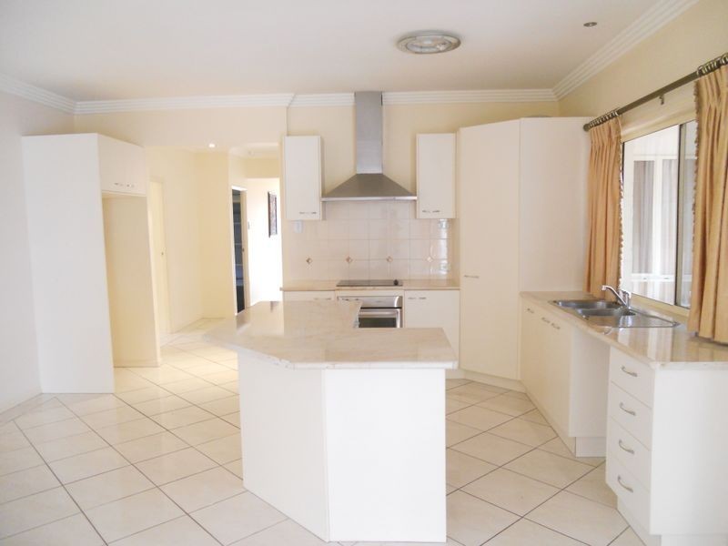 18 Ebony Place, Stretton QLD 4116