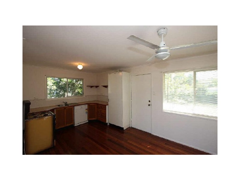 13 Balsa Street, Crestmead QLD 4132