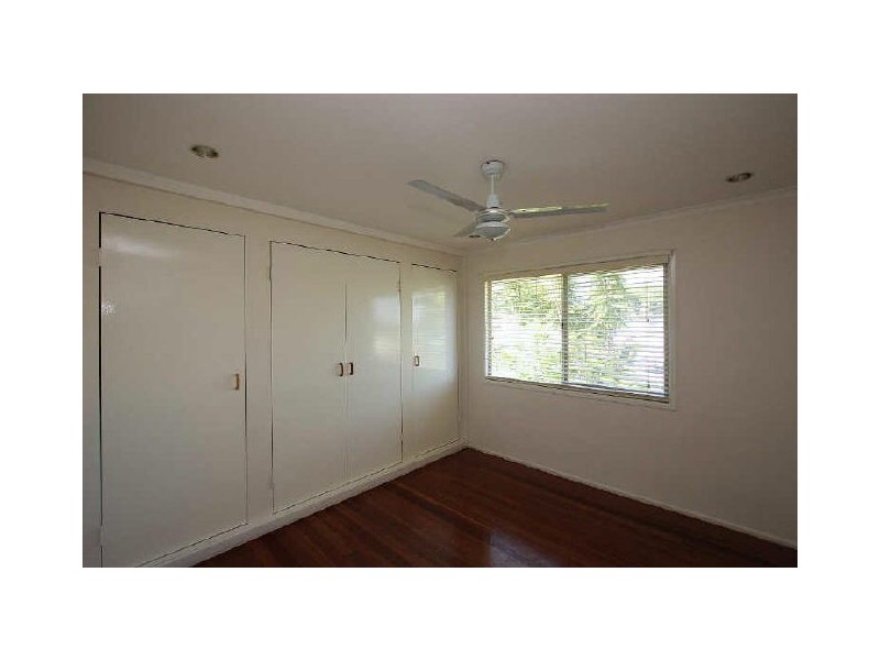 13 Balsa Street, Crestmead QLD 4132