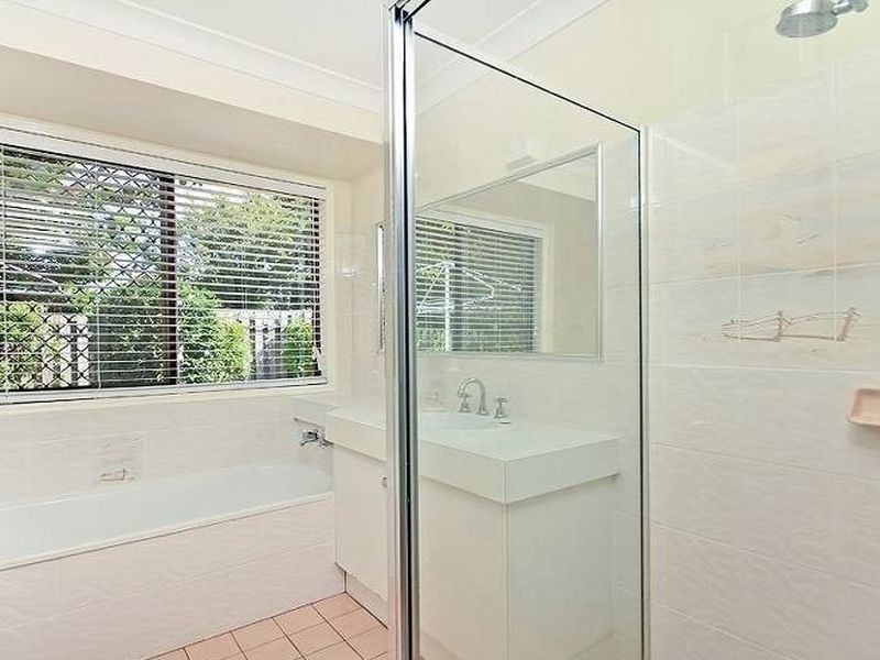 24 Penfold Street, Hillcrest QLD 4118
