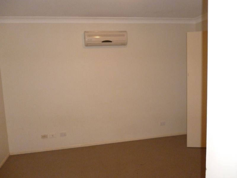 8 Lahore Street, Crestmead QLD 4132
