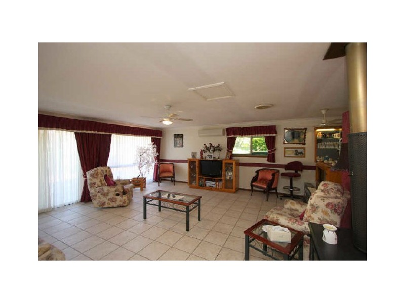 8 Macauley Drive, Boronia Heights QLD 4124