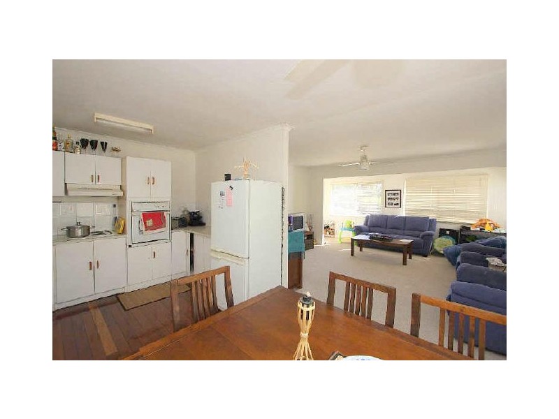 8 Ellen Street, Kingston QLD 4114