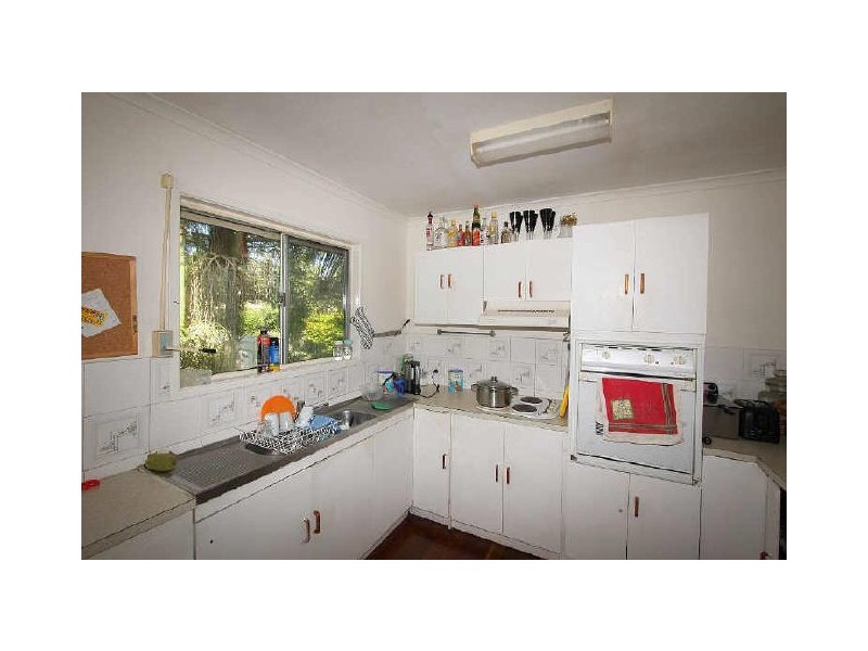 8 Ellen Street, Kingston QLD 4114