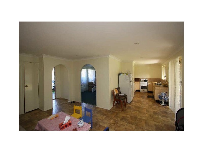 16 Gingko Crescent, Regents Park QLD 4118