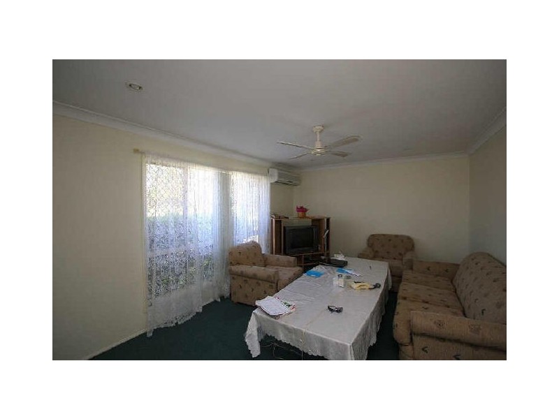 16 Gingko Crescent, Regents Park QLD 4118