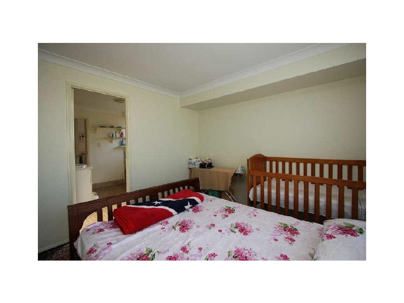 16 Gingko Crescent, Regents Park QLD 4118