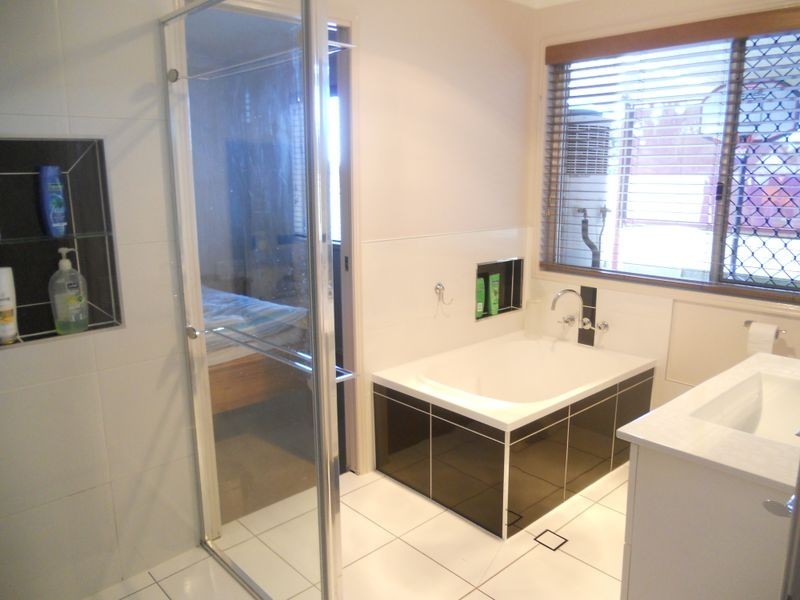 11 Owens Street, Boronia Heights QLD 4124