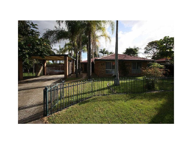 38 Bywater Street, Hillcrest QLD 4118