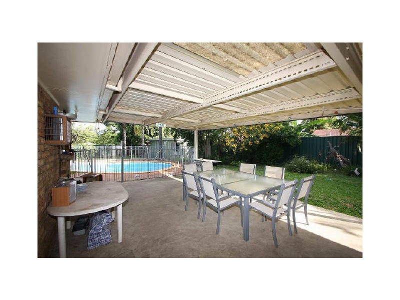 38 Bywater Street, Hillcrest QLD 4118