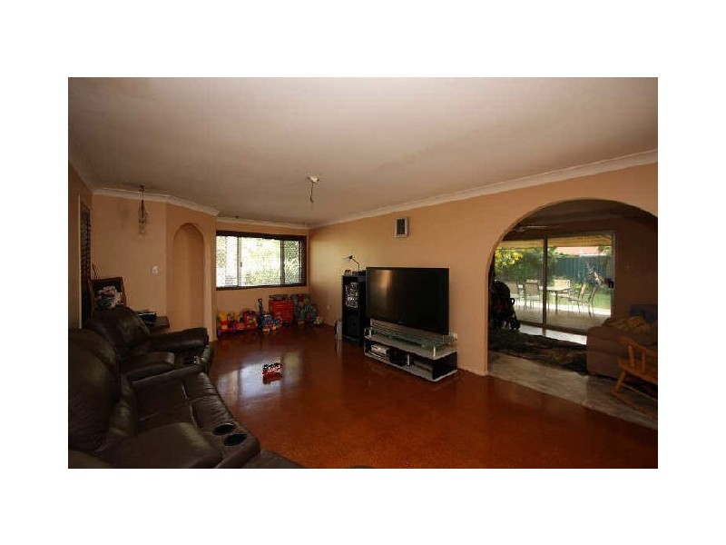 38 Bywater Street, Hillcrest QLD 4118