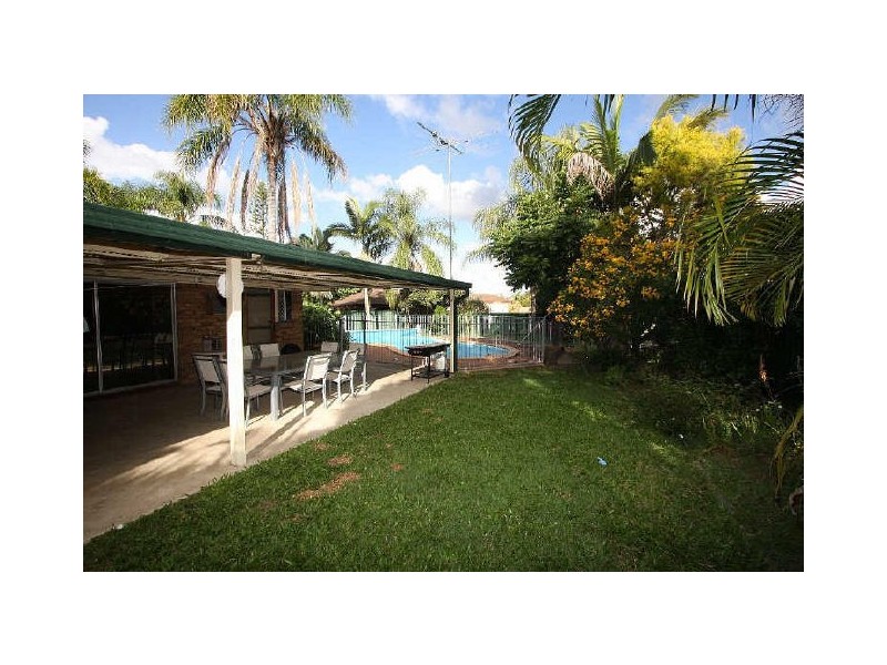 38 Bywater Street, Hillcrest QLD 4118