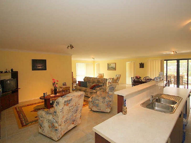 72 Laurina Drive, New Beith QLD 4124