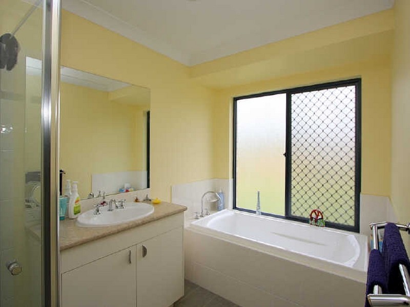 72 Laurina Drive, New Beith QLD 4124