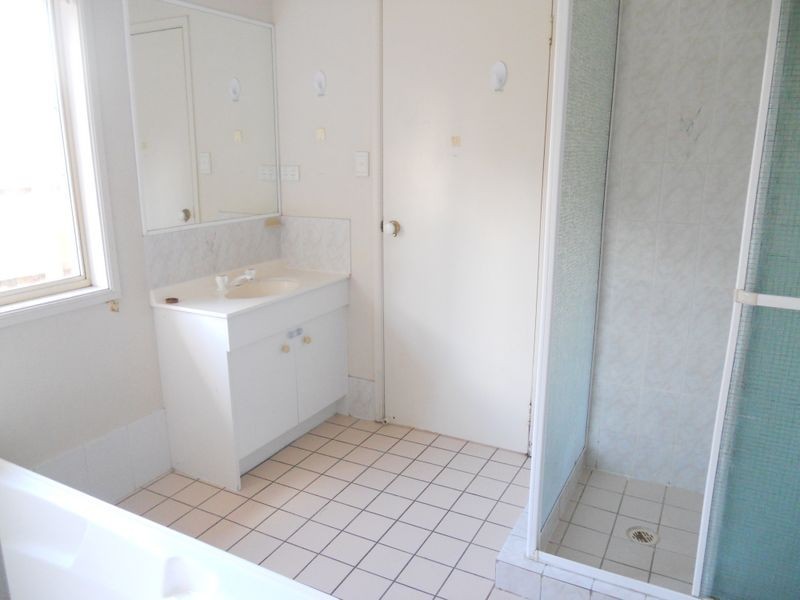 23 Calder Court,, Crestmead QLD 4132