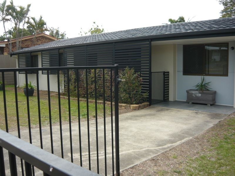 16 Cresthill Avenue,, Regents Park QLD 4118