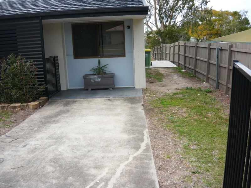 16 Cresthill Avenue,, Regents Park QLD 4118