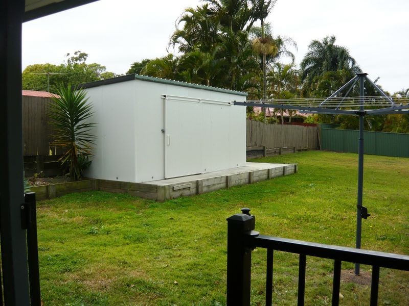 16 Cresthill Avenue,, Regents Park QLD 4118