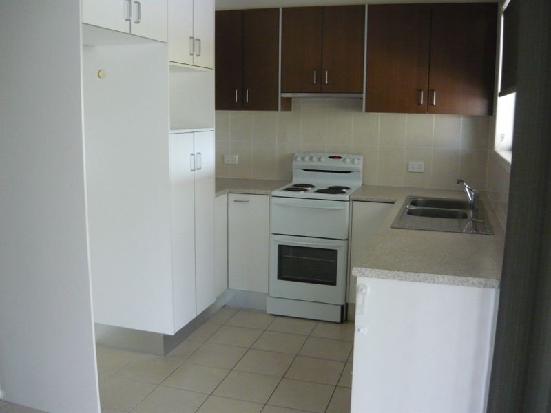 16 Cresthill Avenue,, Regents Park QLD 4118